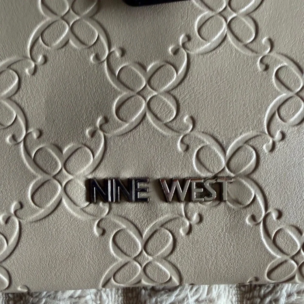 Nine‎ West Beige Embossed Logo Wristlet Wallet Triple Compartment Clutch